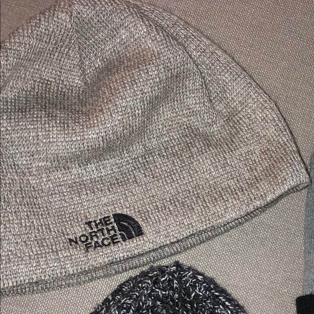 Set of 2 beanies